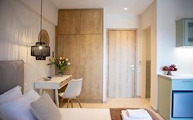 The Garden Rooms & Apartments